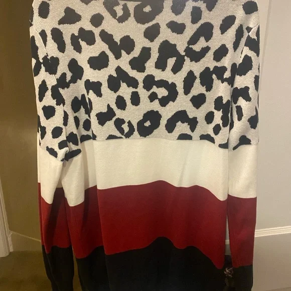 N W/ OUT TAGS Kim gravel color Block Sweater - Picture 4 of 5